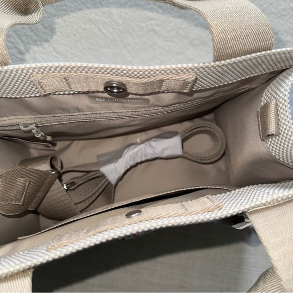 lululemon two tone canvas tote mini - Picture 10 of 16